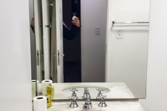 Banheiro de apartamento à venda com 2 quartos, 50m² em Jardim Flor da Montanha, Guarulhos