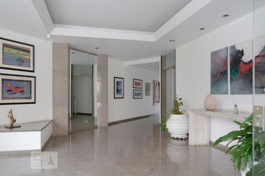 Hall de Entrada de apartamento à venda com 3 quartos, 175m² em Santa Cecilia, São Paulo