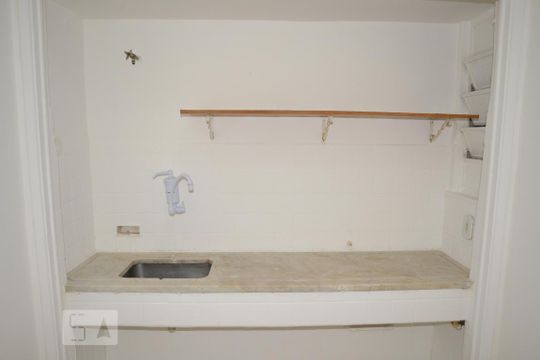 Cozinha de kitnet/studio para alugar com 1 quarto, 28m² em Santa Teresa, Rio de Janeiro