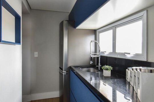Cozinha de apartamento para alugar com 2 quartos, 50m² em Vila Bertioga, São Paulo