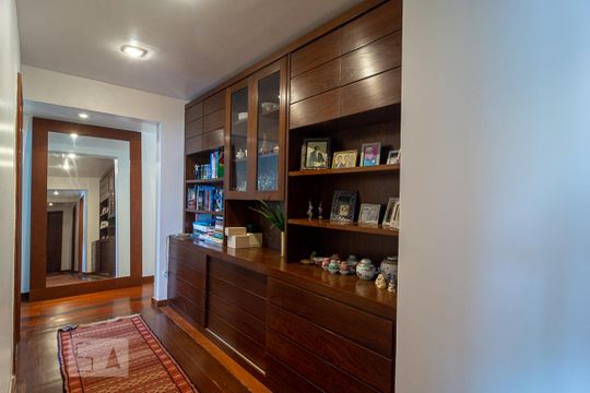 Corredor dos Quartos  de apartamento à venda com 4 quartos, 572m² em Boa Viagem, Niterói