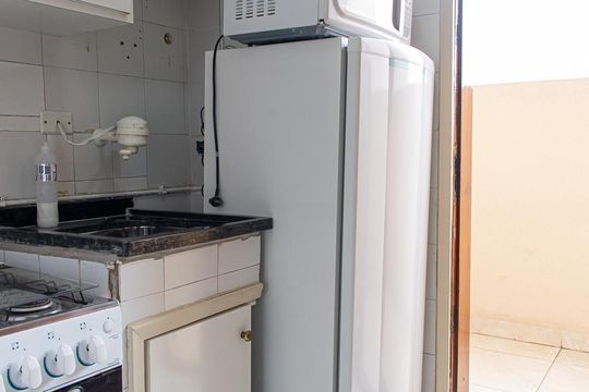 Cozinha de apartamento para alugar com 1 quarto, 65m² em República, São Paulo