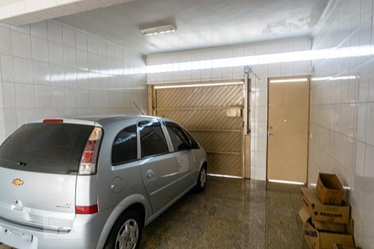 Garagem de casa para alugar com 3 quartos, 370m² em Parque São Jorge, São Paulo