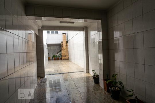 Garagem de casa para alugar com 3 quartos, 370m² em Parque São Jorge, São Paulo