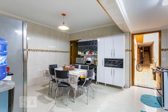 Cozinha de casa à venda com 2 quartos, 137m² em Vila Campo Grande, São Paulo