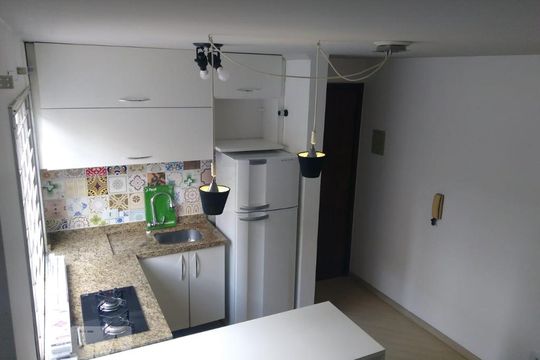 Cozinha de kitnet/studio para alugar com 1 quarto, 30m² em Água Verde, Curitiba