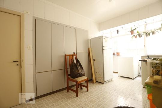 Area de Serviços de apartamento para alugar com 4 quartos, 347m² em Bela Vista, São Paulo