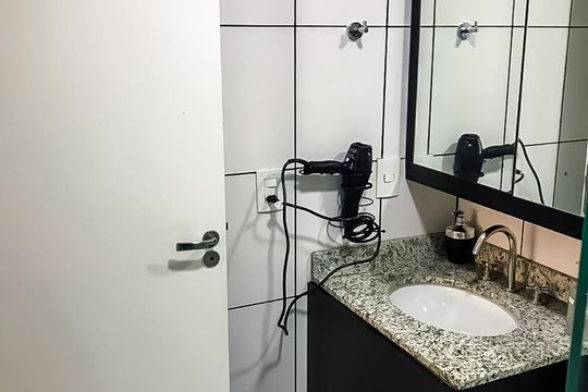 Banheiro da Suíte de kitnet/studio para alugar com 1 quarto, 38m² em Jardim Flor da Montanha, Guarulhos