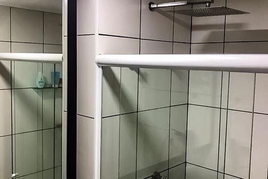 Banheiro da Suíte de kitnet/studio para alugar com 1 quarto, 38m² em Jardim Flor da Montanha, Guarulhos