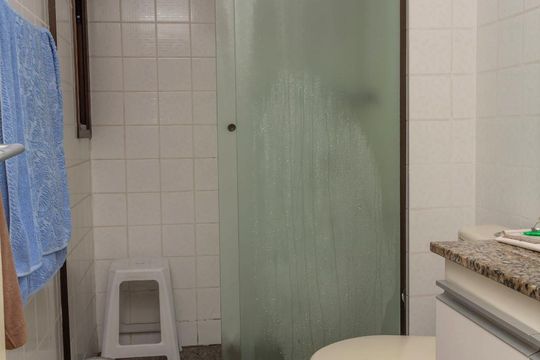 Banheiro 1 de apartamento à venda com 4 quartos, 140m² em Vila Sonia, São Paulo