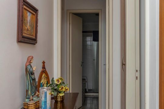 Corredor de apartamento à venda com 4 quartos, 140m² em Vila Sonia, São Paulo