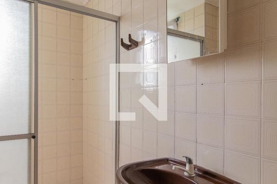 Banheiro de apartamento à venda com 1 quarto, 55m² em Partenon, Porto Alegre