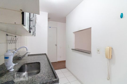 Cozinha de apartamento para alugar com 2 quartos, 52m² em Vila Endres, Guarulhos
