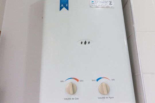 Área de serviço - aquecedor à gás de apartamento para alugar com 2 quartos, 52m² em Vila Endres, Guarulhos