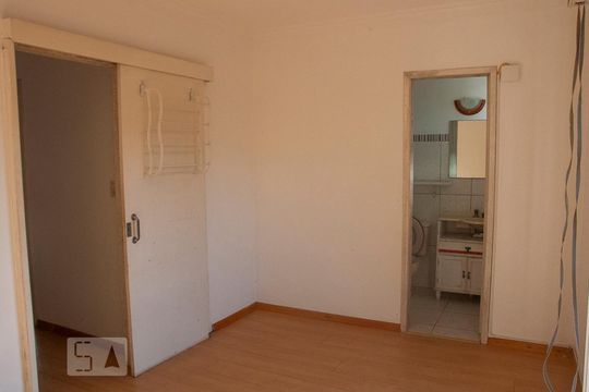 Quarto Suite 1 de casa de condomínio à venda com 3 quartos, 250m² em Santo Antônio, Porto Alegre
