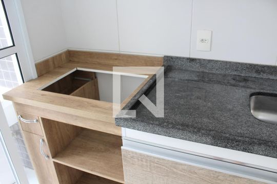 Cozinha de apartamento para alugar com 2 quartos, 41m² em Barra Funda, São Paulo