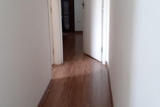Corredor de casa à venda com 3 quartos, 200m² em Vila Campo Grande, São Paulo