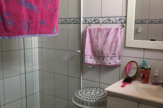 Banheiro Suite 1 de casa à venda com 3 quartos, 200m² em Vila Campo Grande, São Paulo