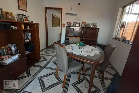 Sala de casa à venda com 3 quartos, 200m² em Vila Campo Grande, São Paulo