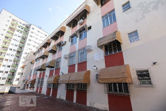 Fachada de apartamento à venda com 3 quartos, 60m² em Engenho de Dentro, Rio de Janeiro