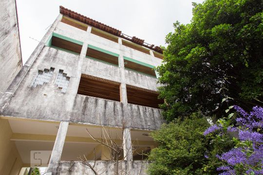 Fachada dos Fundos de casa para alugar com 4 quartos, 750m² em Vila Sao Geraldo, São Paulo