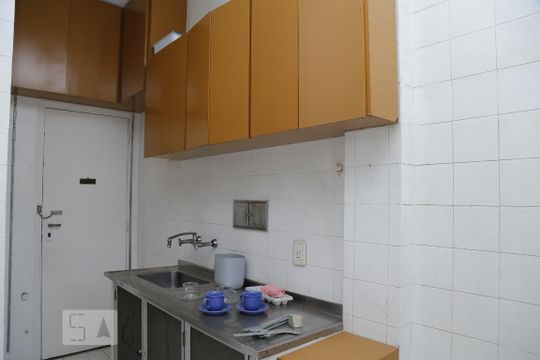 cozinha de apartamento à venda com 2 quartos, 55m² em Grajau, Rio de Janeiro