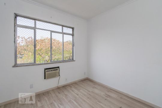Quarto 1 de apartamento para alugar com 2 quartos, 100m² em Vista Alegre, Rio de Janeiro