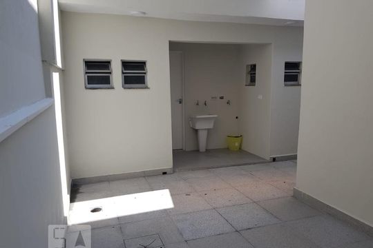 Quintal e Área de Serviço de casa à venda com 2 quartos, 125m² em Belenzinho, São Paulo
