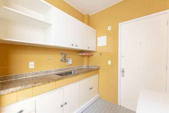 Cozinha de apartamento para alugar com 2 quartos, 70m² em Santa Rosa, Niterói