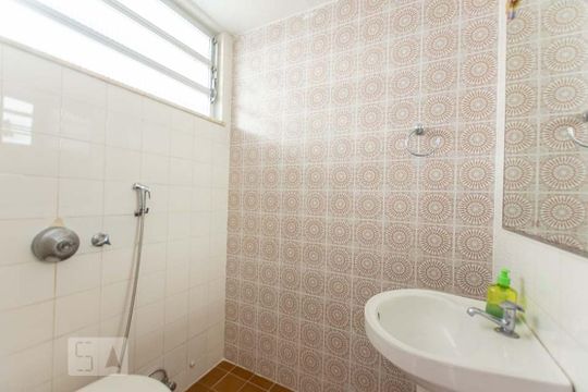 Banheiro Social de apartamento para alugar com 2 quartos, 70m² em Santa Rosa, Niterói