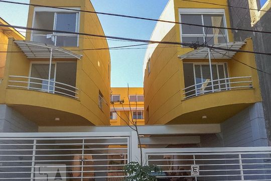 Fachada de casa de condomínio à venda com 3 quartos, 117m² em Vila Pereira Cerca, São Paulo