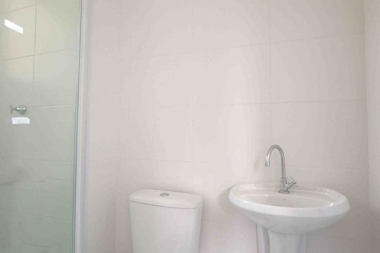 Banheiro de apartamento à venda com 2 quartos, 42m² em Cambuci, São Paulo