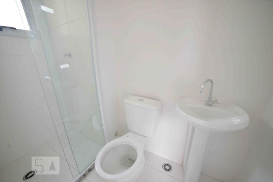 Banheiro  de apartamento à venda com 2 quartos, 42m² em Cambuci, São Paulo