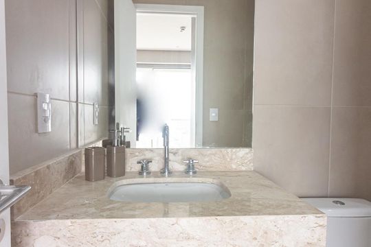Banheiro de kitnet/studio à venda com 1 quarto, 32m² em Centro, Osasco