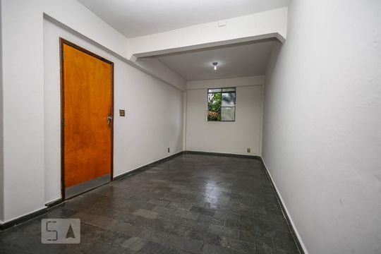 Sala de apartamento para alugar com 2 quartos, 70m² em Santa Efigênia, Belo Horizonte