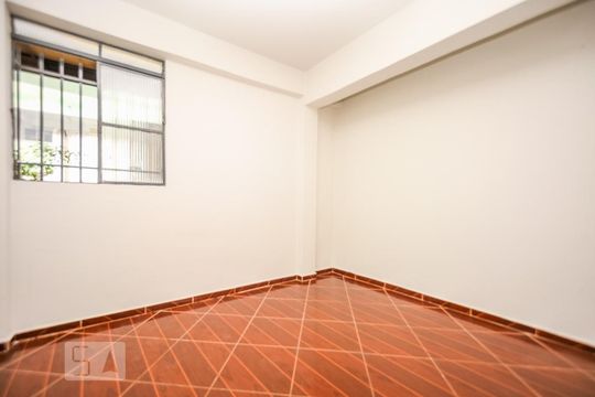 Quarto 1 de apartamento para alugar com 2 quartos, 70m² em Santa Efigênia, Belo Horizonte
