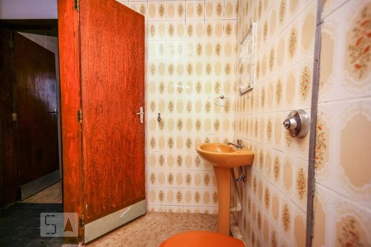Banheiro de apartamento para alugar com 2 quartos, 70m² em Santa Efigênia, Belo Horizonte