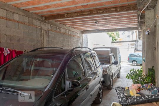 Garagem de casa à venda com 5 quartos, 140m² em Vila Pereira Barreto, São Paulo