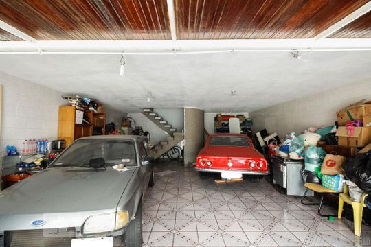Garagem  de casa para alugar com 5 quartos, 390m² em Vila Bertioga, São Paulo
