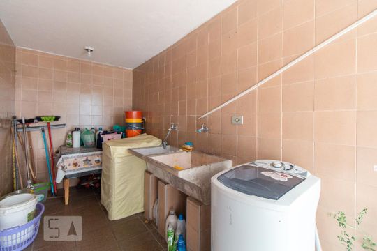 Área de serviço de casa à venda com 3 quartos, 250m² em Vila California, São Paulo
