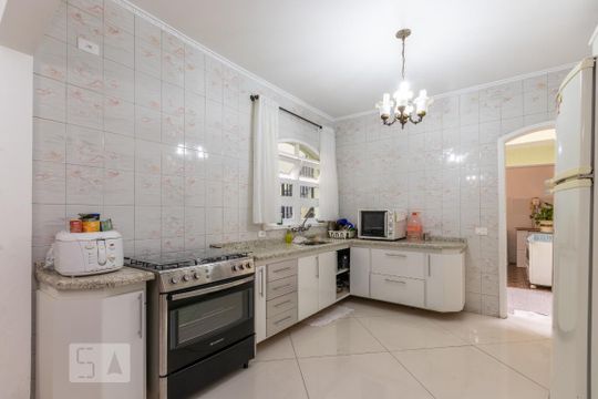 Cozinha de casa para alugar com 3 quartos, 240m² em Vila Talarico, São Paulo