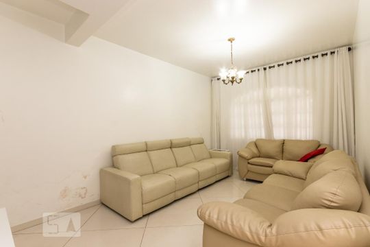 Sala de casa para alugar com 3 quartos, 240m² em Vila Talarico, São Paulo