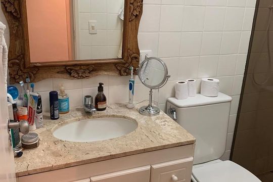 Banheiro de apartamento para alugar com 2 quartos, 52m² em Boaçava, São Paulo
