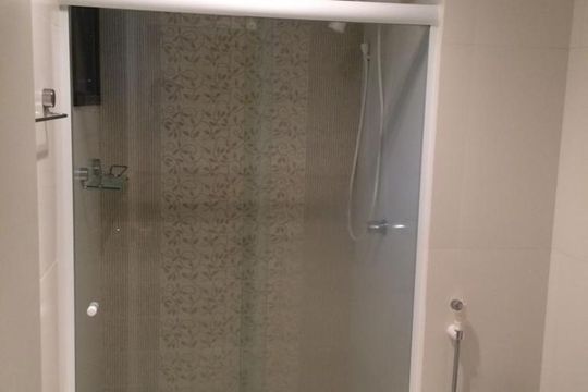 banheiro de apartamento à venda com 2 quartos, 68m² em Vila Andrade, São Paulo