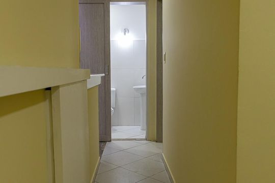 Corredor de apartamento para alugar com 1 quarto, 25m² em Bela Vista, São Paulo