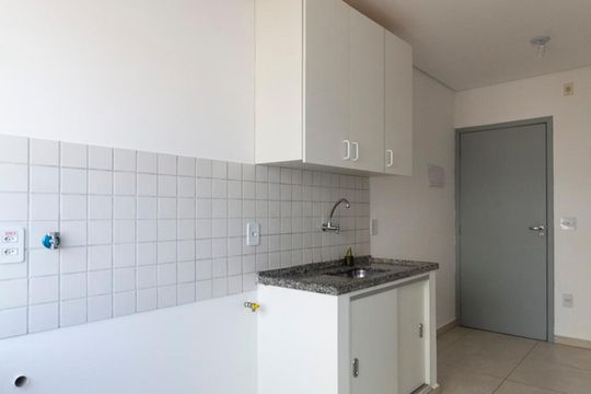 Cozinha de kitnet/studio para alugar com 1 quarto, 28m² em Vila do Encontro, São Paulo