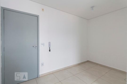 Sala de kitnet/studio para alugar com 1 quarto, 28m² em Vila do Encontro, São Paulo