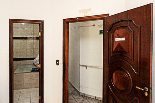 Hall de casa à venda com 7 quartos, 500m² em Vila Invernada, São Paulo