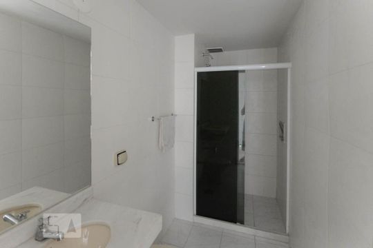 Banheiro de apartamento à venda com 2 quartos, 80m² em Vila Isabel, Rio de Janeiro