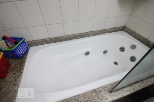 Banheira de apartamento para alugar com 4 quartos, 170m² em Vila Suzana, São Paulo